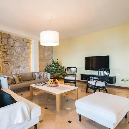 Four-bedroom In * Orebić