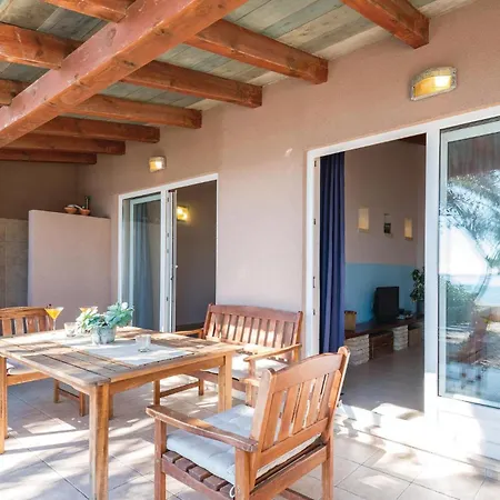 Awesome In With House Sea View